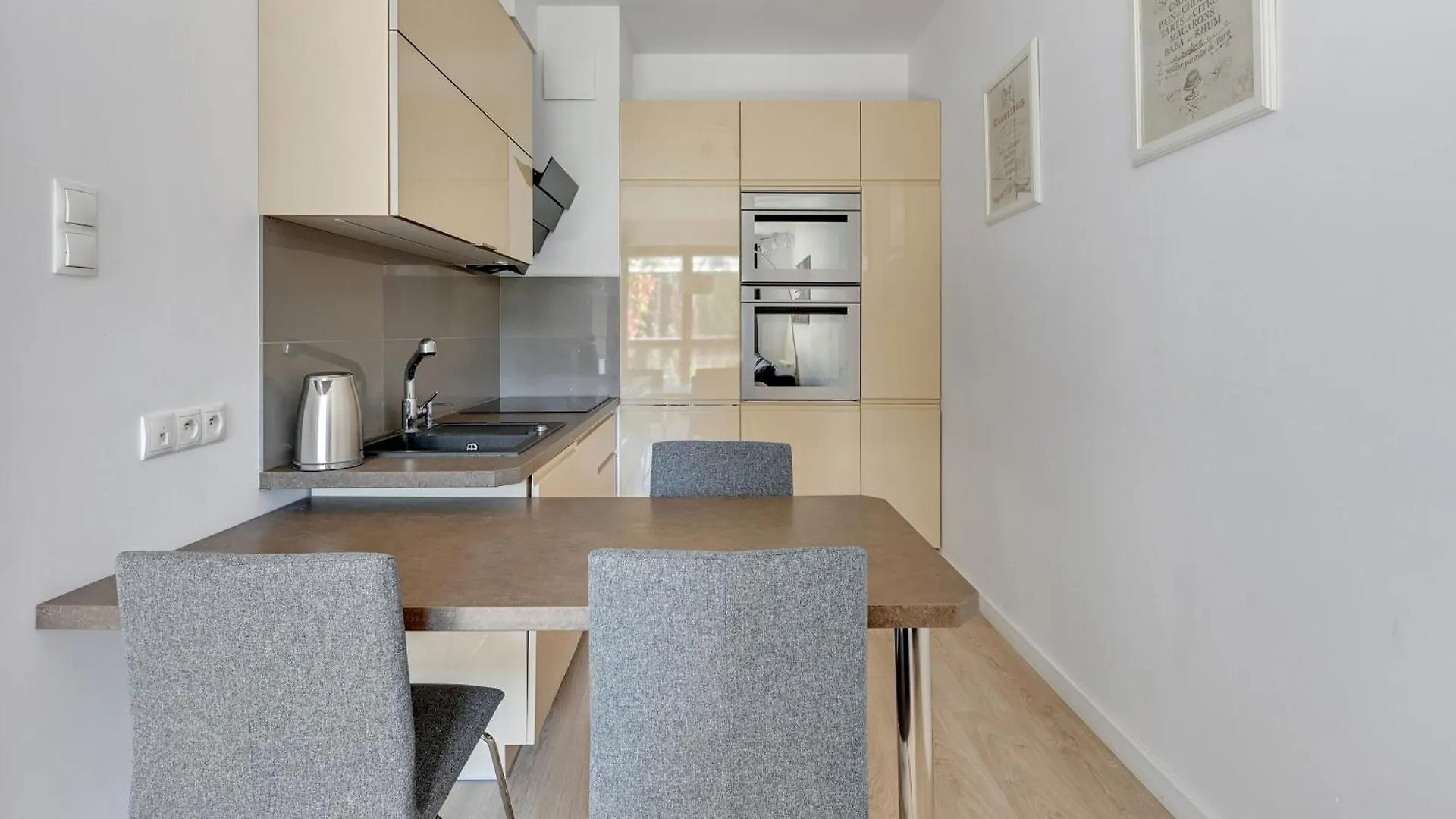 Dom & House - Apartamenty Nadmorski Dwor Danzica