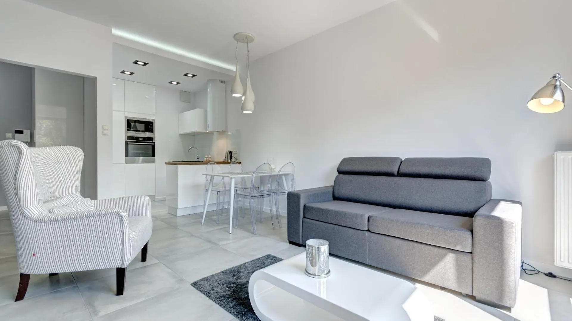 Dom & House - Apartamenty Nadmorski Dwor Danzica 0*,  Polonia